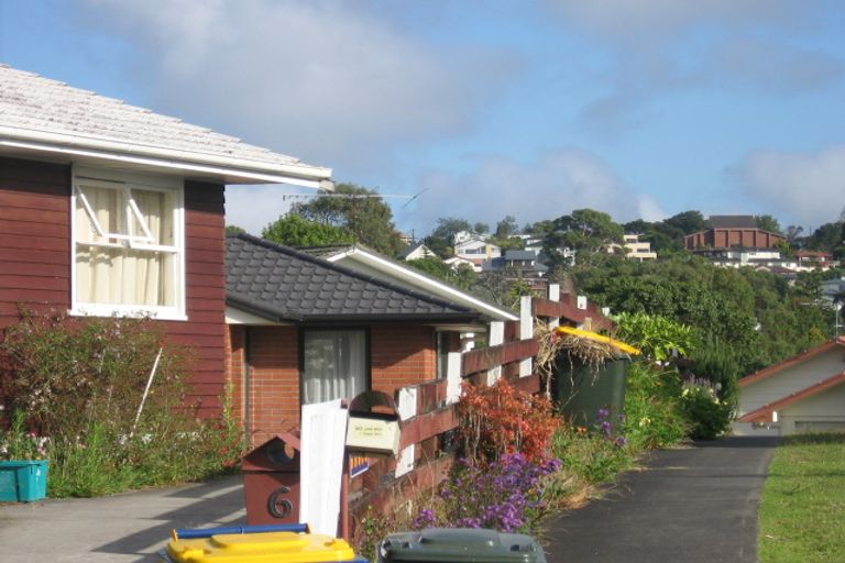Photo of property in 1/6 Ngatoa Place, Glenfield, Auckland, 0629