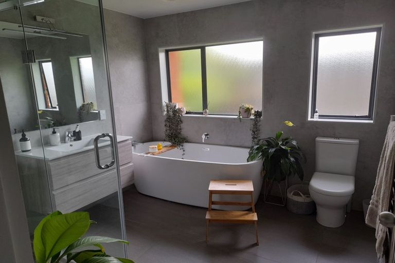 Photo of property in 4a Mckittrick Avenue, Flat Bush, Auckland, 2019