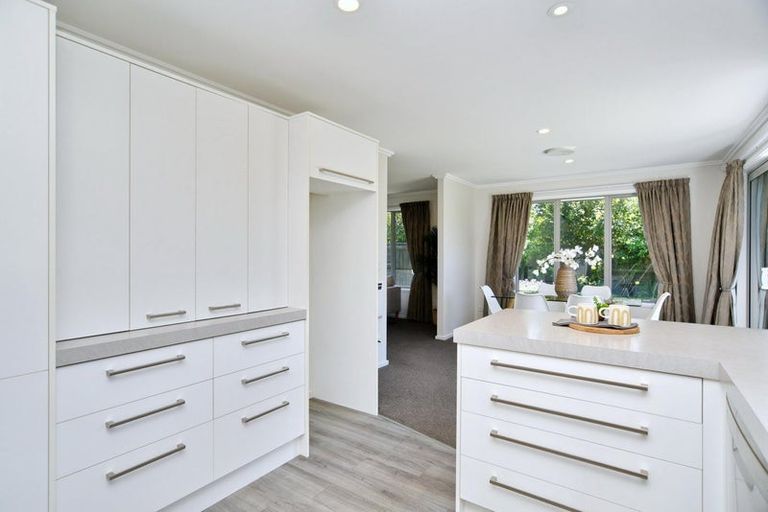 Photo of property in 4 Hurst Place, Parklands, Christchurch, 8083