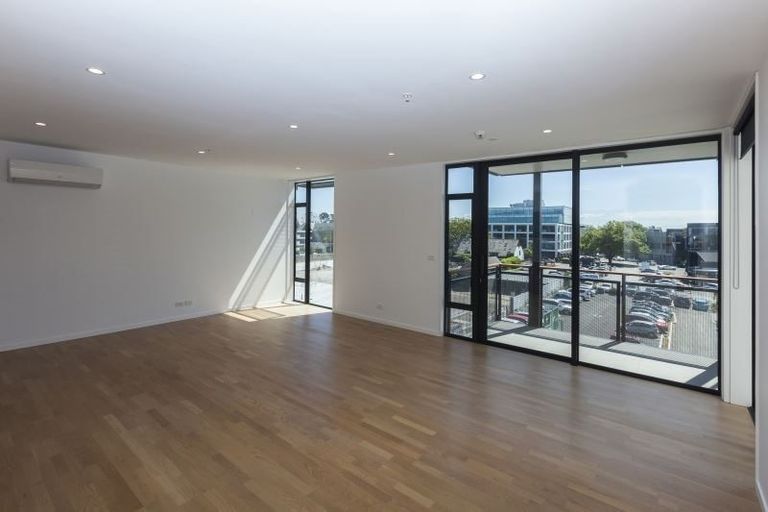 Photo of property in 50 Kilmore Street, Christchurch Central, Christchurch, 8013