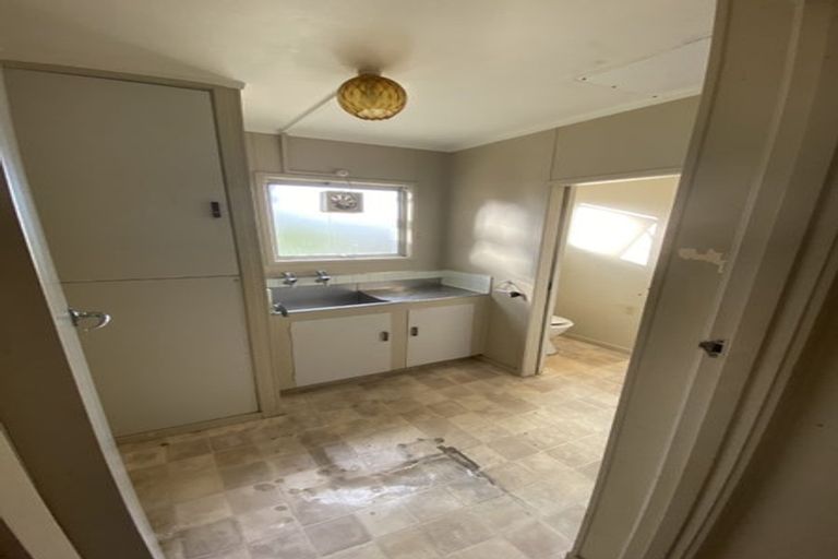 Photo of property in 29 Golf Road, New Lynn, Auckland, 0600