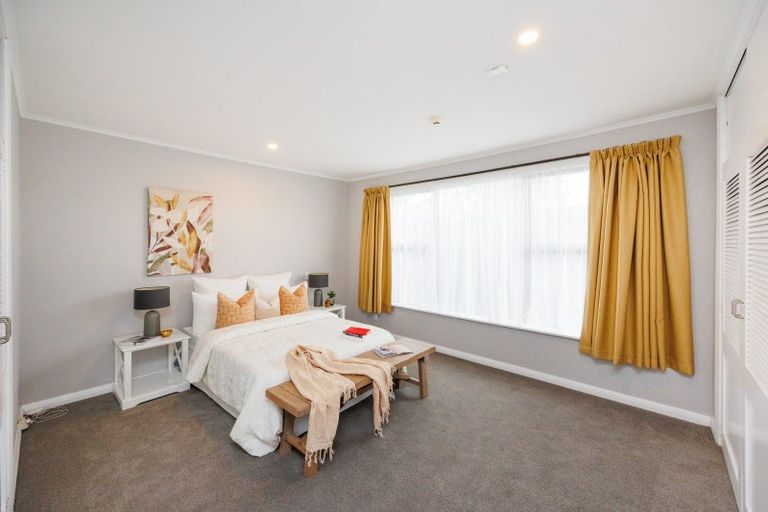 Photo of property in 9 Bristol Crescent, Roslyn, Palmerston North, 4414