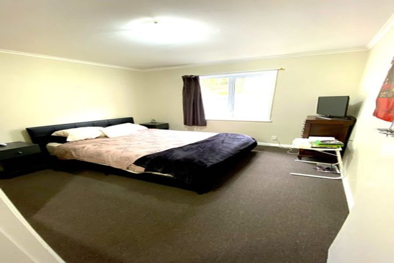 Photo of property in 106 Broderick Road, Johnsonville, Wellington, 6037