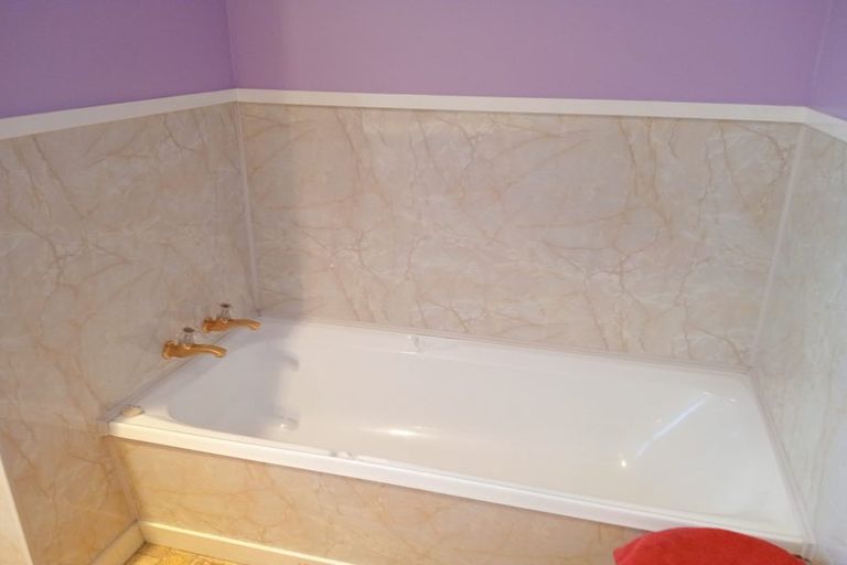 Photo of property in 5 Papatotara Road, Tuatapere, 9620