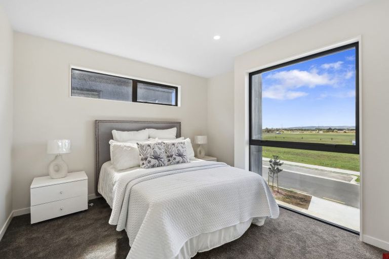 Photo of property in 14 Hampshire Lane, Karaka, 2580