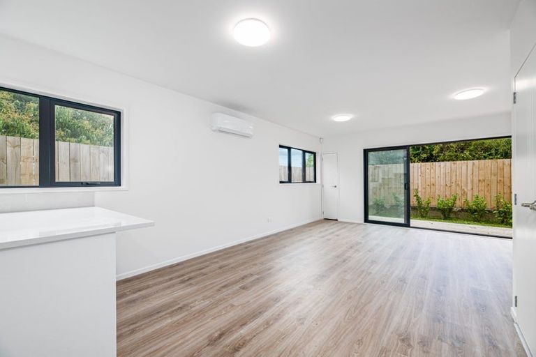 Photo of property in 43b/4 Waimumu Road, Massey, Auckland, 0614