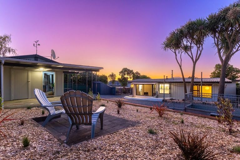 Photo of property in 5 Kotare Street, Waikanae, 5036