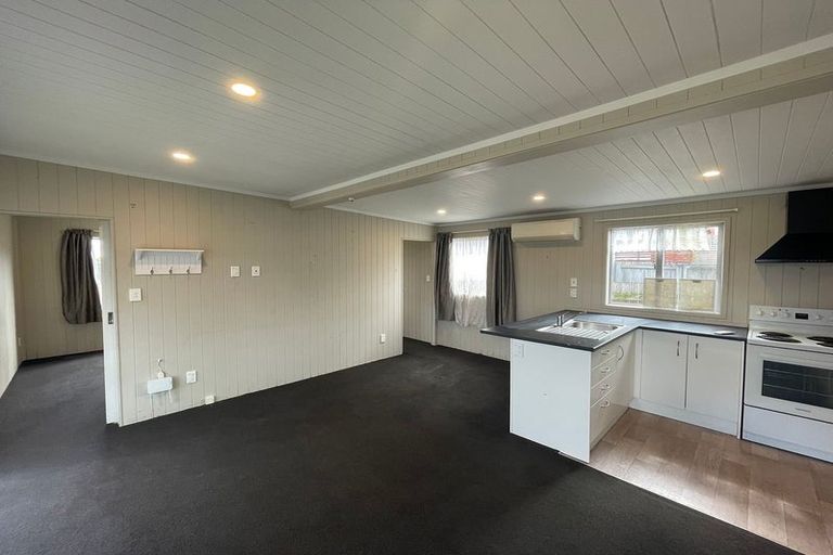 Photo of property in 2 Caserta Place, Clover Park, Auckland, 2023