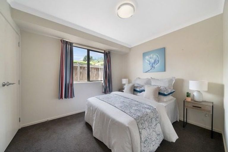 Photo of property in 2 Renata Crescent, Te Atatu Peninsula, Auckland, 0610