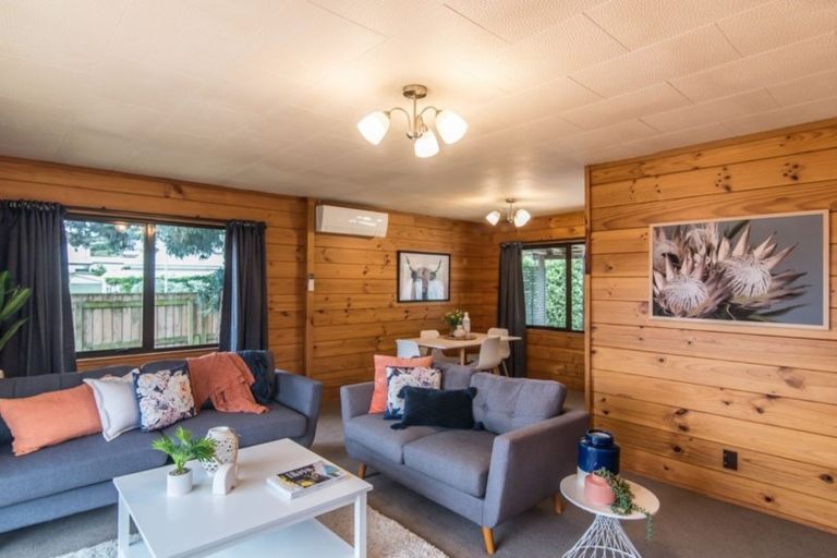 Photo of property in 4 Poneke Drive, Waikanae, 5036