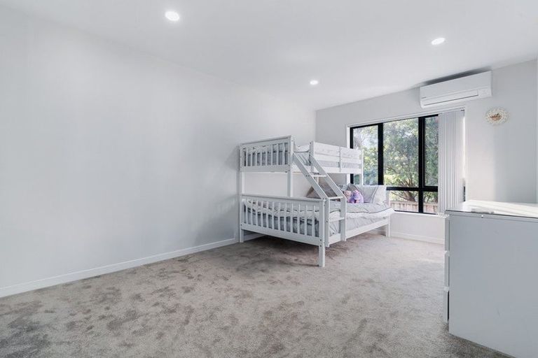 Photo of property in 1 Kohuora Lane, Papatoetoe, Auckland, 2025