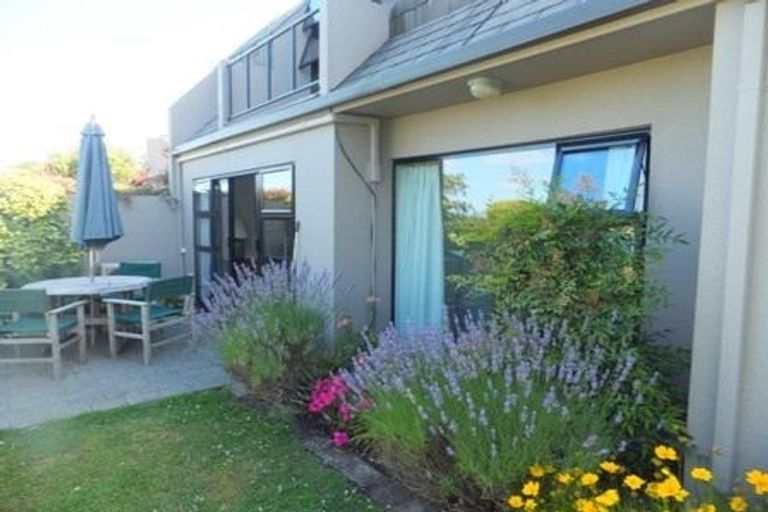 Photo of property in 12 Macmillan Avenue, Cashmere, Christchurch, 8022