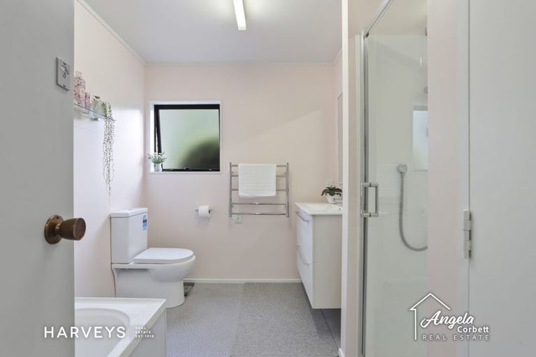 Photo of property in 29a Rua Road, Glen Eden, Auckland, 0602