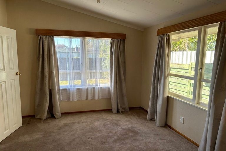 Photo of property in 72 Avondale Road, Taradale, Napier, 4112