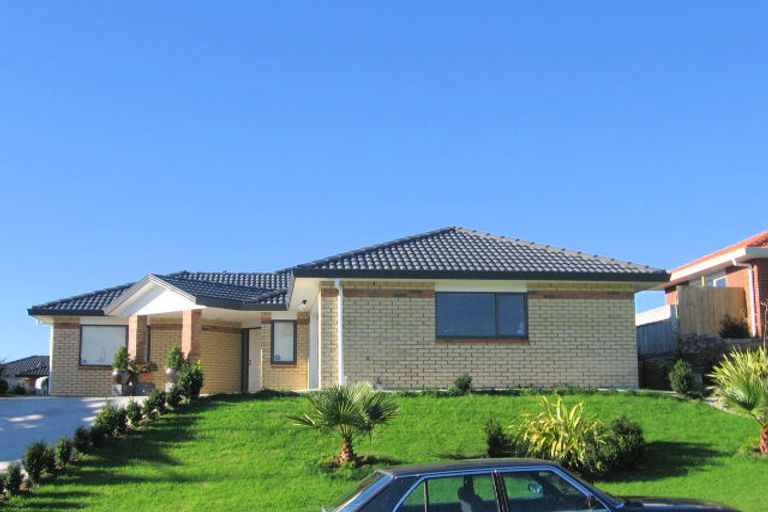 Photo of property in 14 Fleetwood Drive, Henderson, Auckland, 0612
