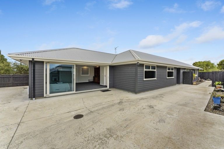 Photo of property in 16 Ivy Lane, Kelvin Grove, Palmerston North, 4414