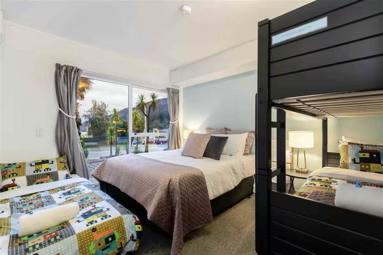Photo of property in 39/37 Hallenstein Street, Queenstown, 9300