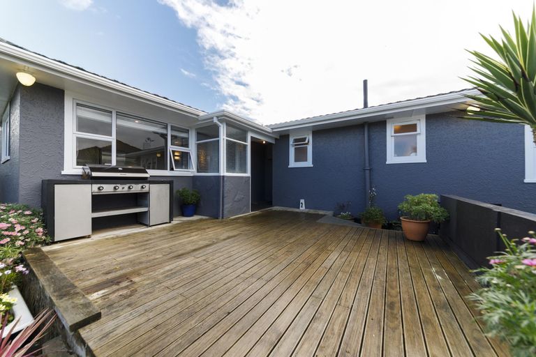 Photo of property in 10 Saint Albans Avenue, Hokowhitu, Palmerston North, 4410