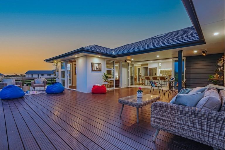 Photo of property in 61 Hartwell Drive, Kelvin Grove, Palmerston North, 4470