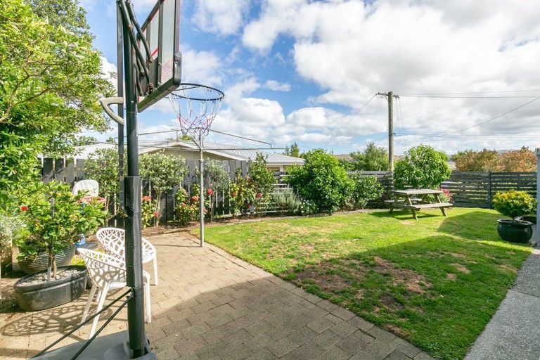 Photo of property in 80 Beazley Avenue, Paparangi, Wellington, 6037