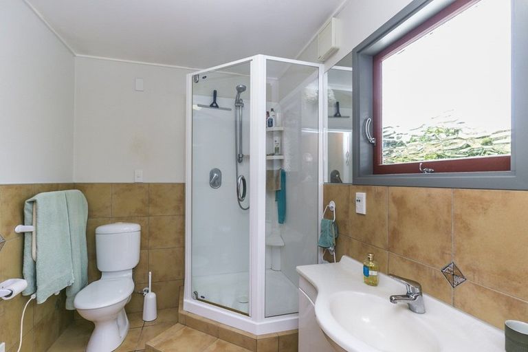 Photo of property in 146a Karori Road, Karori, Wellington, 6012