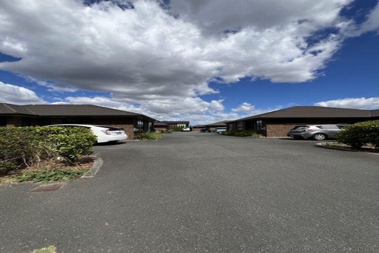 Photo of property in 108u4 Old Farm Road, Hamilton East, Hamilton, 3216