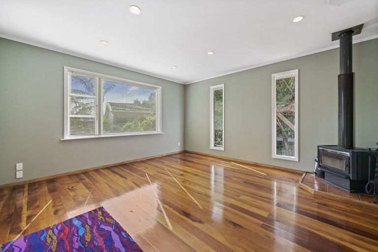 Photo of property in 115 Kamahi Street, Stokes Valley, Lower Hutt, 5019