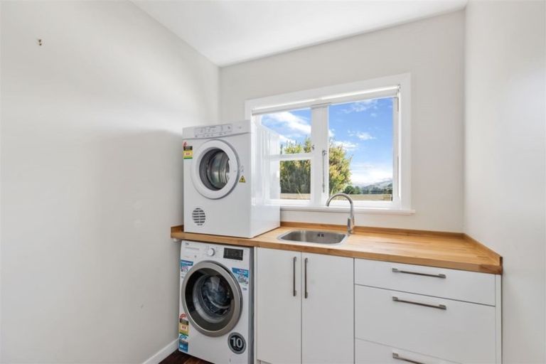 Photo of property in 73 Bassett Road, Johnsonville, Wellington, 6037