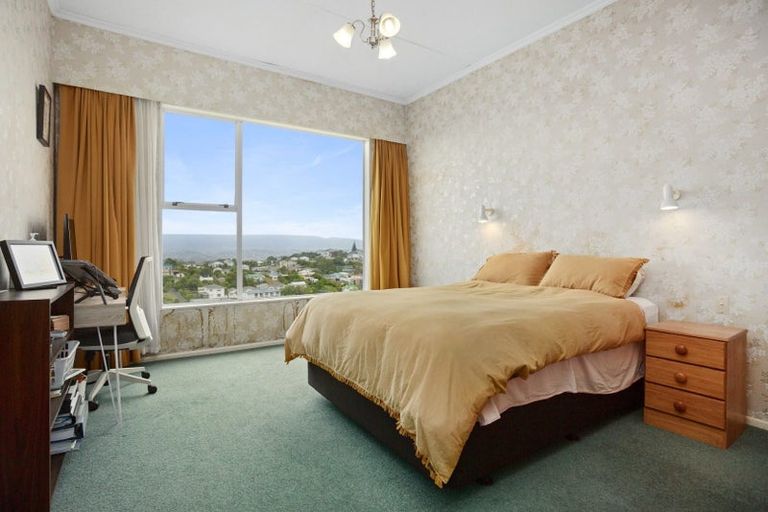 Photo of property in 9 Apuka Street, Brooklyn, Wellington, 6021