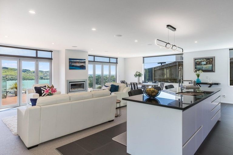 Photo of property in 10 Hanmer Cove, Aotea, Porirua, 5024
