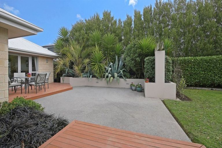 Photo of property in 5 Foresters Crescent, Parklands, Christchurch, 8083