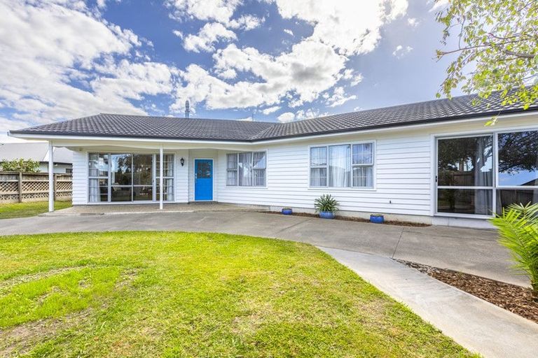 Photo of property in 114 Avondale Road, Taradale, Napier, 4112