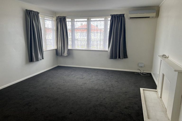 Photo of property in 13 Goldsmith Crescent, Levin, 5510