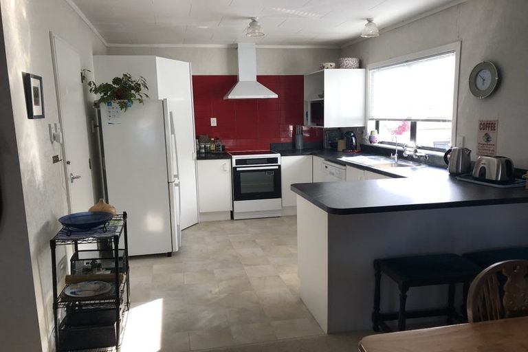 Photo of property in 2/41 Carnarvon Street, Gisborne, 4010
