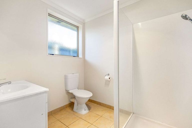 Photo of property in 6 Magnolia Drive, Waiuku, 2123