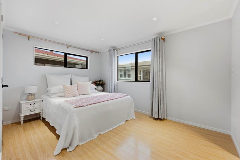 Photo of property in 45a Bradbury Road, Botany Downs, Auckland, 2010