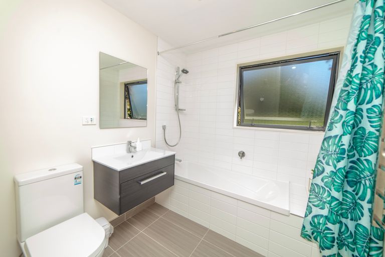 Photo of property in 70 Richardson Terrace, Woolston, Christchurch, 8023