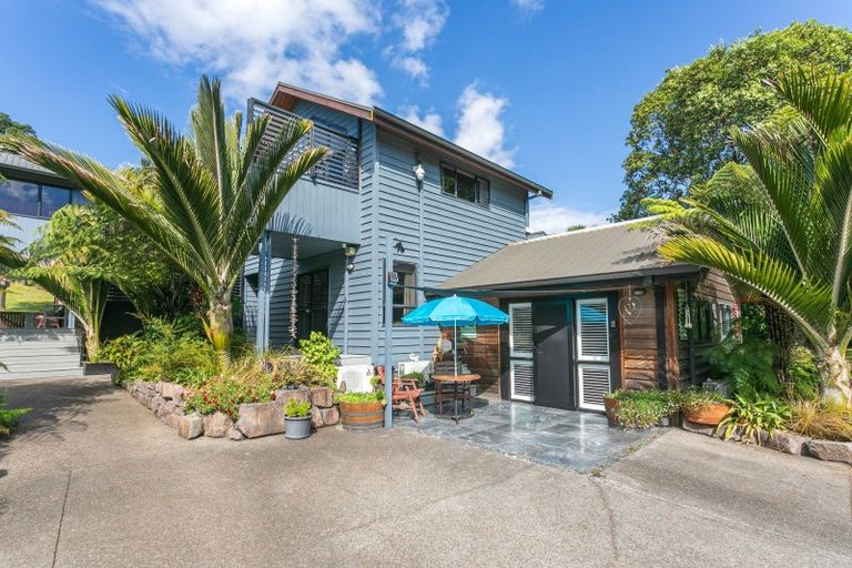 Photo of property in 5 Rewa Rewa Valley, Tairua, 3508