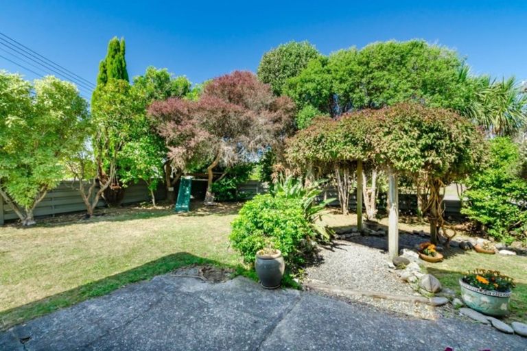 Photo of property in 20 Eatwell Avenue, Paraparaumu Beach, Paraparaumu, 5032