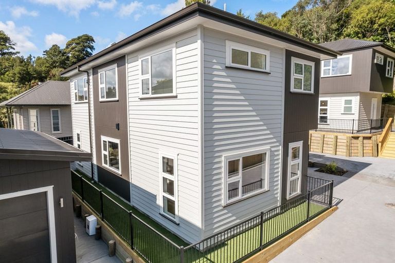 Photo of property in 70c Heretaunga Square, Silverstream, Upper Hutt, 5019