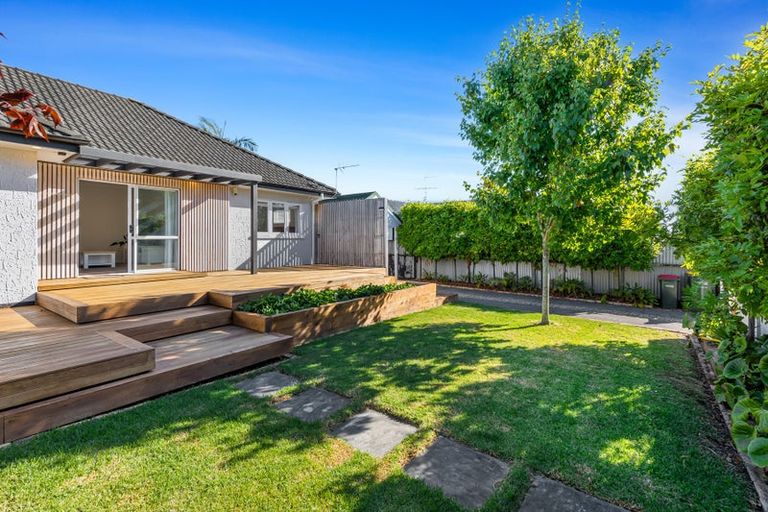 Photo of property in 1/26 Queen Street, Papakura, 2110