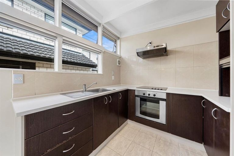 Photo of property in 2/127 Seabrook Avenue, New Lynn, Auckland, 0600