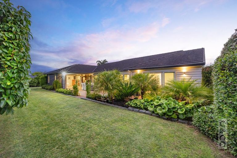 Photo of property in 9 Pohutukawa Parade, Riverhead, 0820