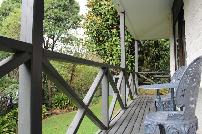 Photo of property in 26 Springdale Grove, Fitzherbert, Palmerston North, 4410