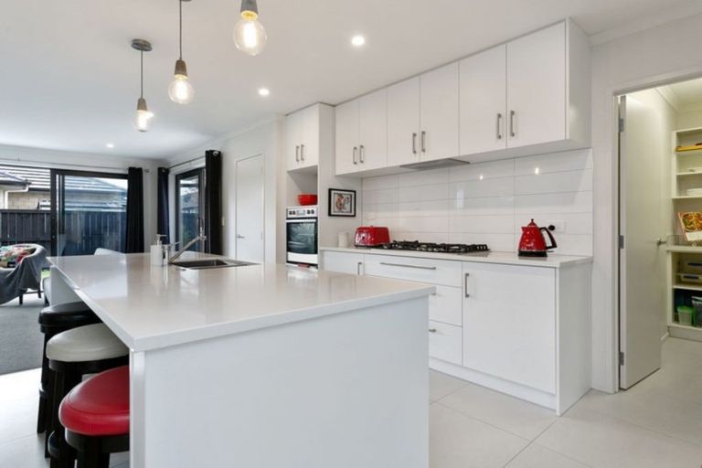 Photo of property in 28 Lilac Close, Cambridge, 3434