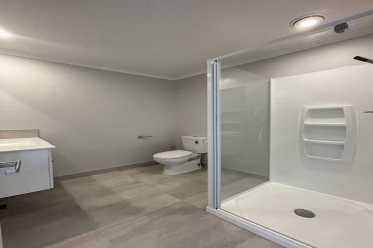 Photo of property in 74 Papatupu Way, Kumeu, 0810