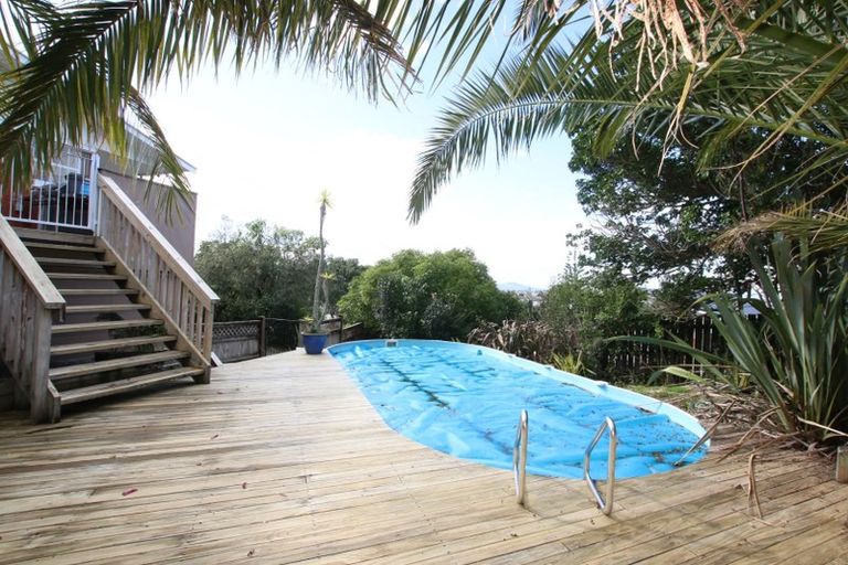 Photo of property in 1/48 Hogans Road, Glenfield, Auckland, 0629