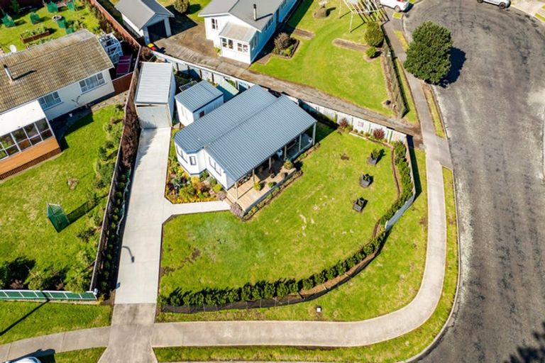 Photo of property in 13 Hickey Place, Opunake, 4616