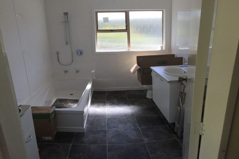 Photo of property in 95a Stewart Drive, Newlands, Wellington, 6037