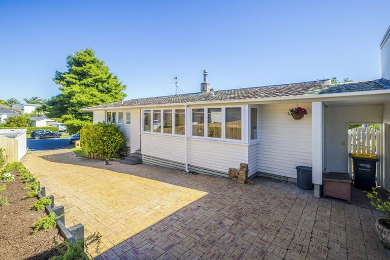 Photo of property in 8 Miro Place, Waiuku, 2123